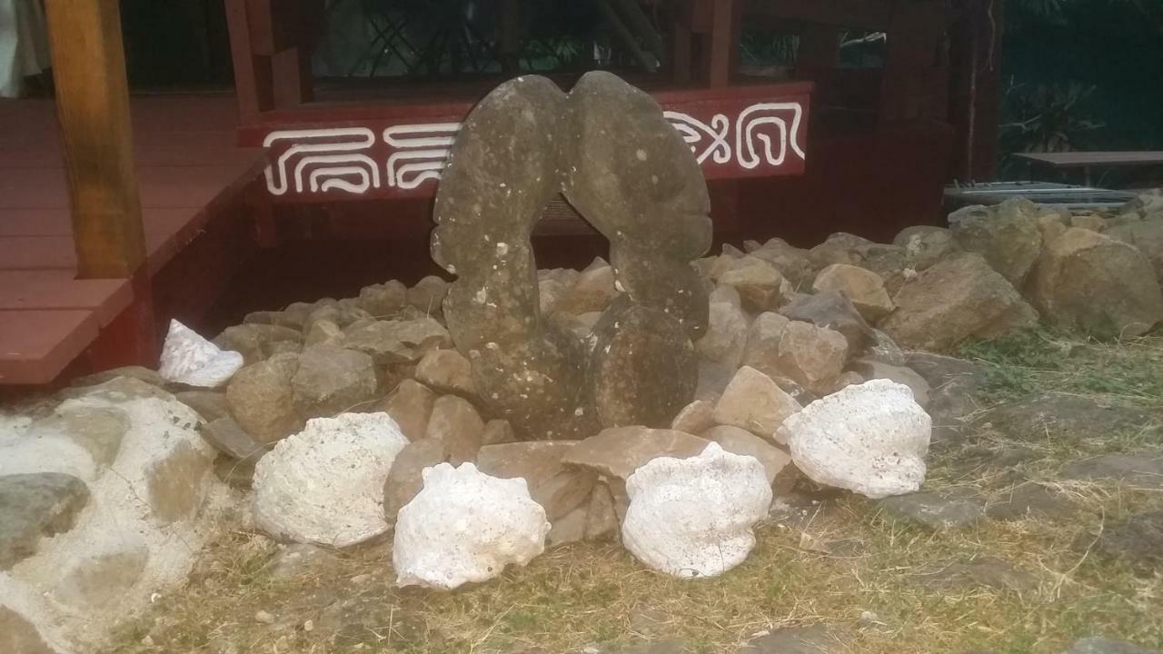Location " La Pirogue " Maison D'Hotes A Moorea آبيتي المظهر الخارجي الصورة
